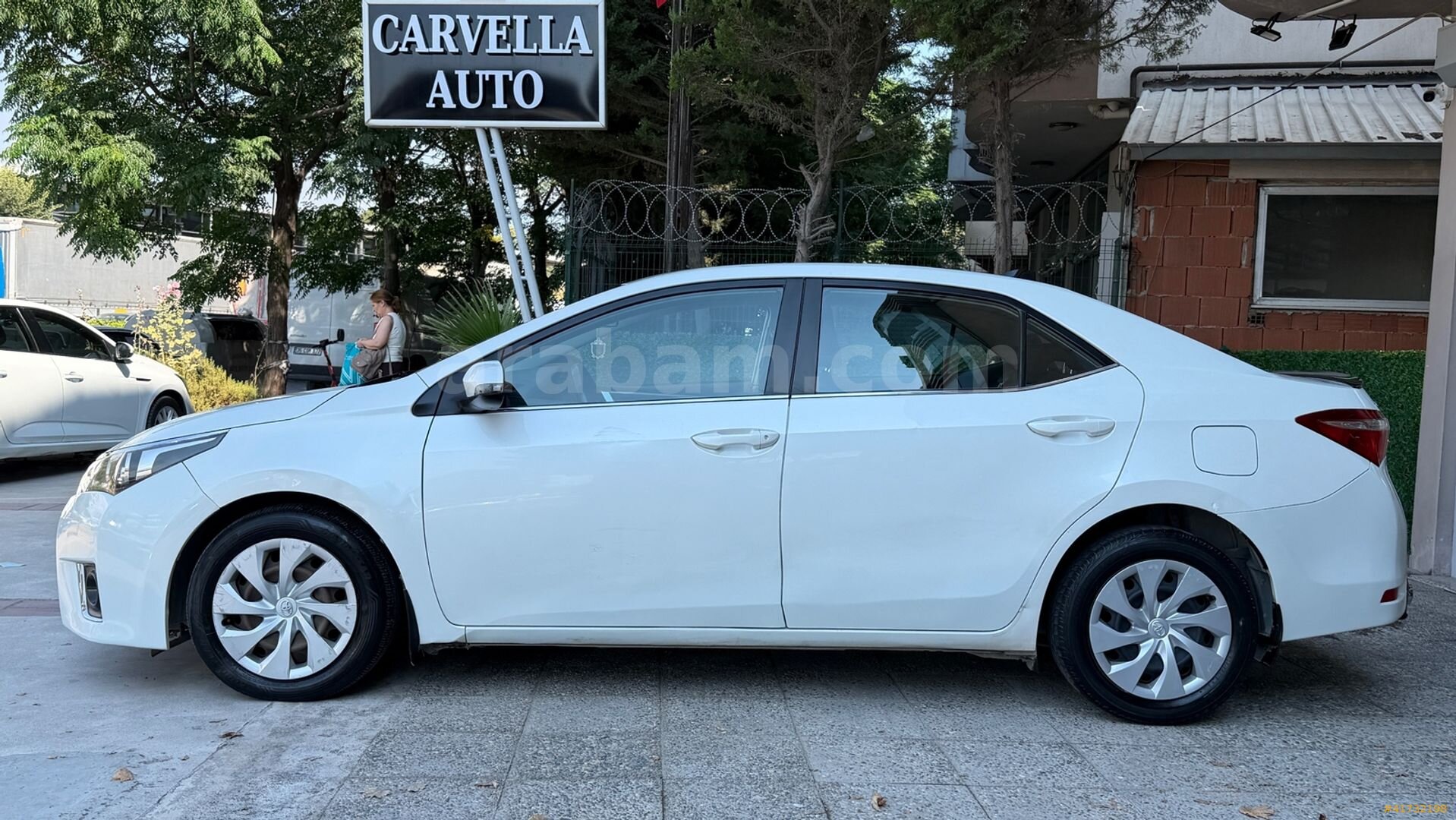 Galeriden Toyota Corolla 1.4 D-4D Touch 2015 Model İzmir 215.000 km Beyaz 3
