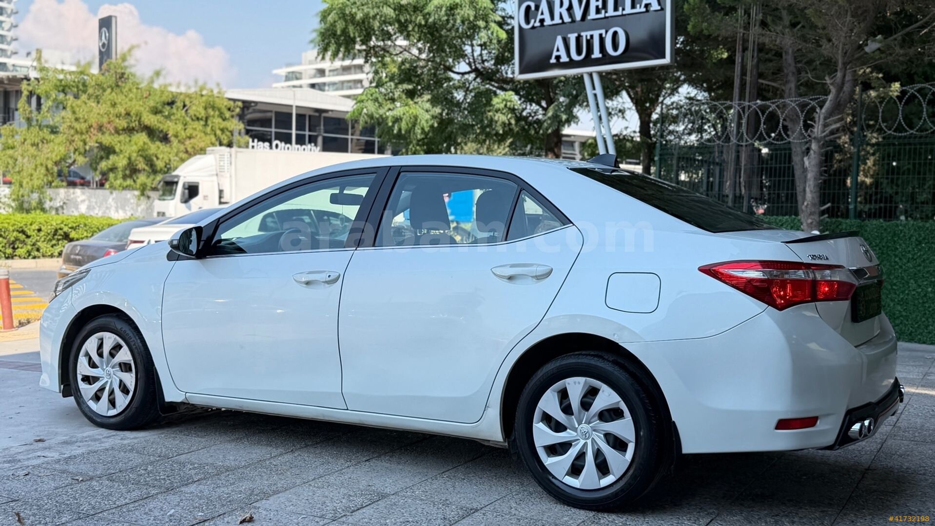 Galeriden Toyota Corolla 1.4 D-4D Touch 2015 Model İzmir 215.000 km Beyaz 4