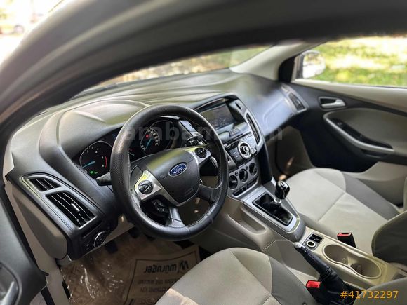 2013 FORD FOCUS 1,6TDCİ TREND-X 172,000KM EMSALSİZ