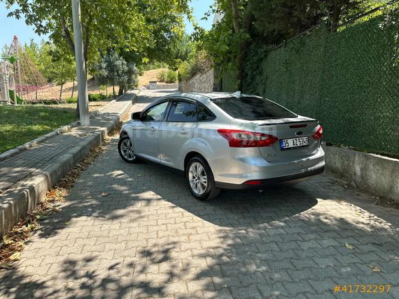 2013 FORD FOCUS 1,6TDCİ TREND-X 172,000KM EMSALSİZ