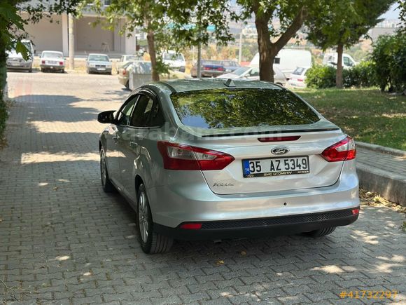 2013 FORD FOCUS 1,6TDCİ TREND-X 172,000KM EMSALSİZ