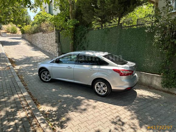 2013 FORD FOCUS 1,6TDCİ TREND-X 172,000KM EMSALSİZ