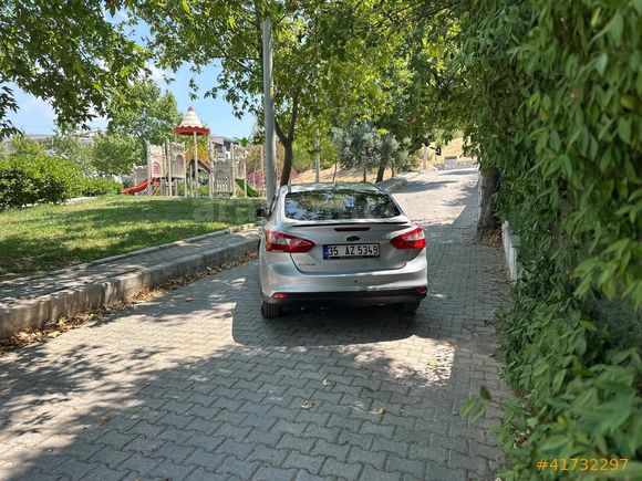 2013 FORD FOCUS 1,6TDCİ TREND-X 172,000KM EMSALSİZ