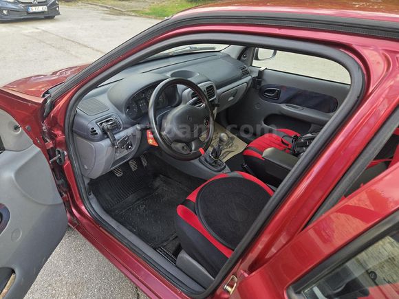 Sahibinden Renault Clio 1.4 RNA 2000 Model