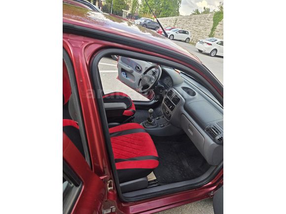 Sahibinden Renault Clio 1.4 RNA 2000 Model