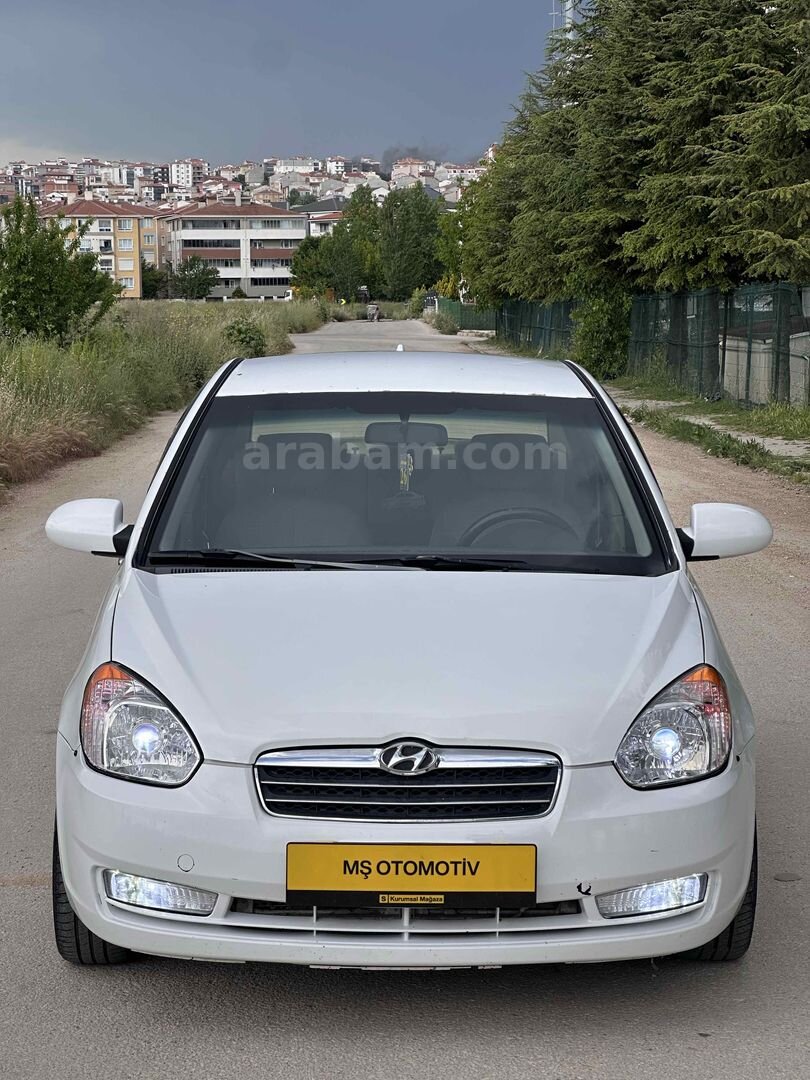 Galeriden Hyundai Accent Era 1.5 CRDi-VGT Team 2007 Model Eskişehir 274.000 km Beyaz 4