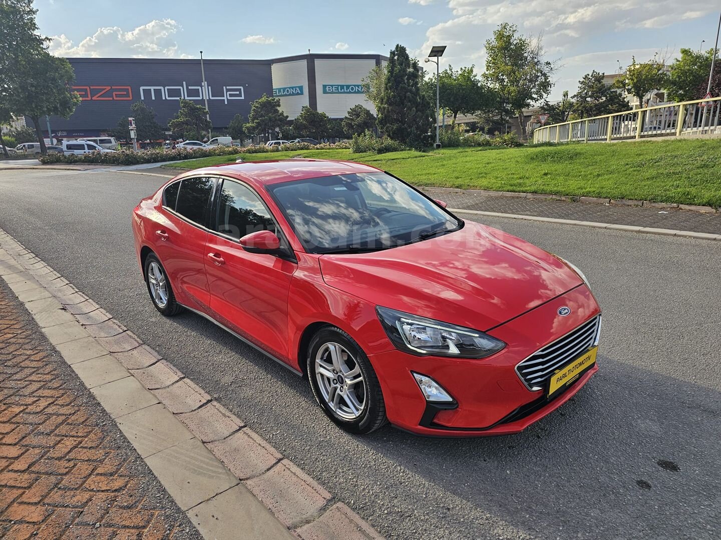 Galeriden Ford Focus 1.5 TDCi Trend X 2019 Model Konya 160.000 km Kırmızı 5