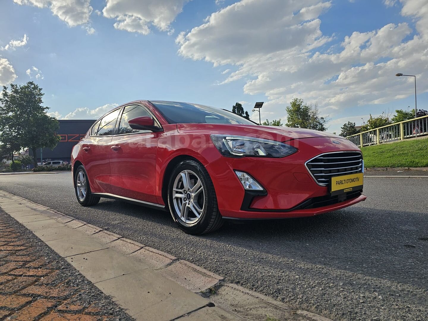 Galeriden Ford Focus 1.5 TDCi Trend X 2019 Model Konya 160.000 km Kırmızı 4