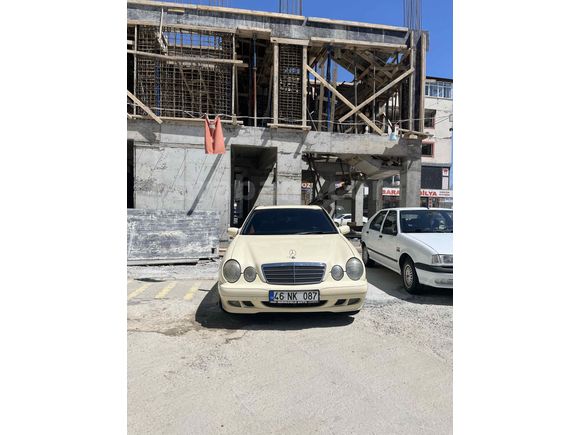 KIYMETİNİ BİLENE MERCEDES TUTKUNUNA SATILIK E200CDI