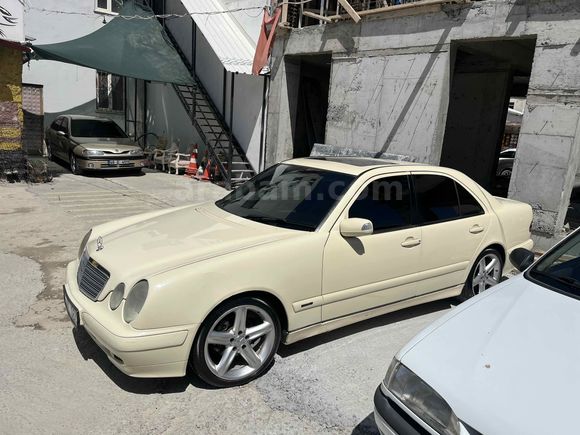 KIYMETİNİ BİLENE MERCEDES TUTKUNUNA SATILIK E200CDI
