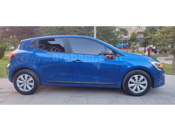 2022 MODEL CLİO JOY HATASIZ BOYASIZ HASAR KAYITSIZ TESLA EKRANLI 40 BİNDE CİLİO