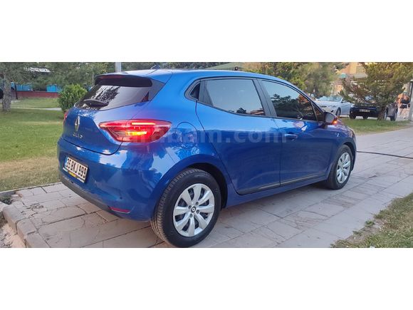 2022 MODEL CLİO JOY HATASIZ BOYASIZ HASAR KAYITSIZ TESLA EKRANLI 40 BİNDE CİLİO