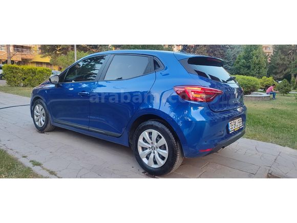 2022 MODEL CLİO JOY HATASIZ BOYASIZ HASAR KAYITSIZ TESLA EKRANLI 40 BİNDE CİLİO