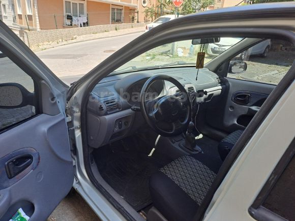 Sahibinden Renault Clio 1.4 RNA 2000 Model