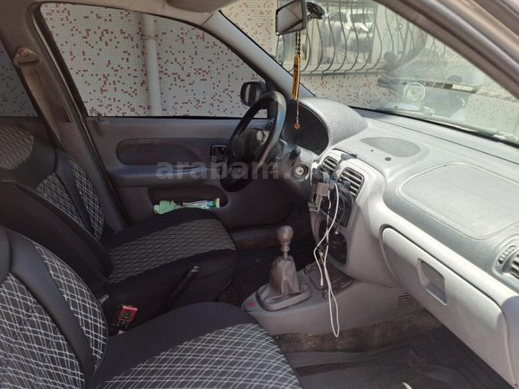 Sahibinden Renault Clio 1.4 RNA 2000 Model