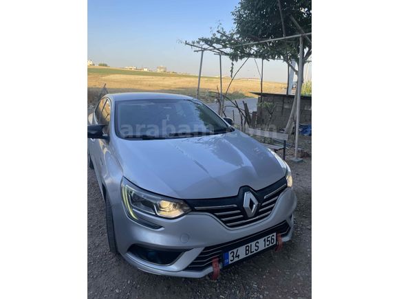Sahibinden Renault Megane 1.5 dCi Touch 2018 Model arata ekstra  tesla ekran ve geri görüş kamerası bulunmaktadır 