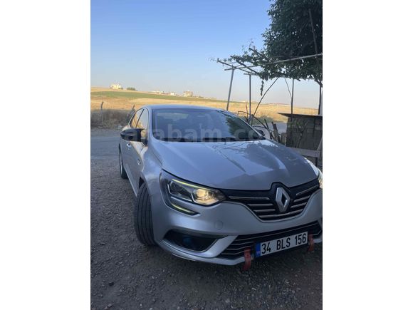 Sahibinden Renault Megane 1.5 dCi Touch 2018 Model arata ekstra  tesla ekran ve geri görüş kamerası bulunmaktadır 