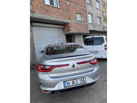 Sahibinden Renault Megane 1.5 dCi Touch 2018 Model arata ekstra  tesla ekran ve geri görüş kamerası bulunmaktadır 