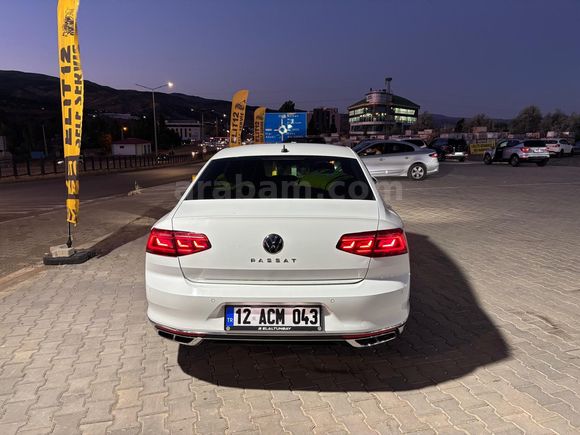 Volkswagen Passat 1.5 TSi Impression 2021 r-line çevrilmiş