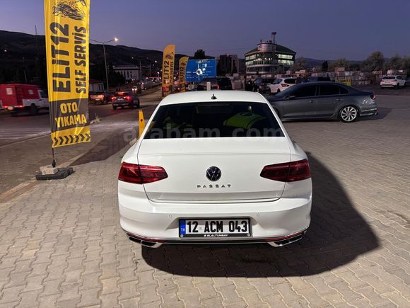 Volkswagen Passat 1.5 TSi Impression 2021 r-line çevrilmiş