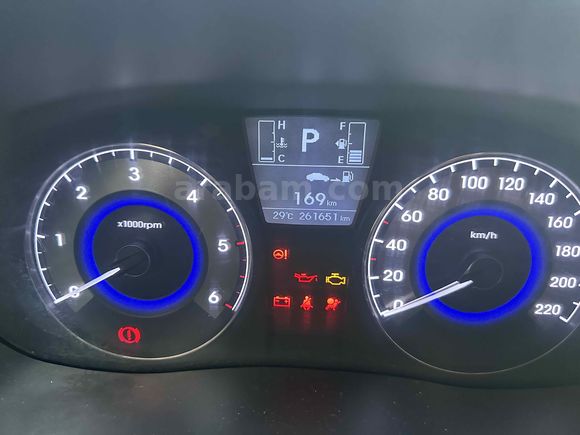 Sahibinden Hyundai Accent Blue 1.6 CRDI Mode Plus 2015 Model 