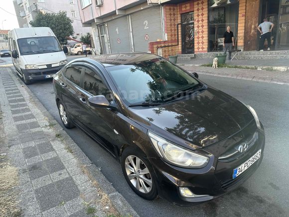 Sahibinden Hyundai Accent Blue 1.6 CRDI Mode Plus 2015 Model 