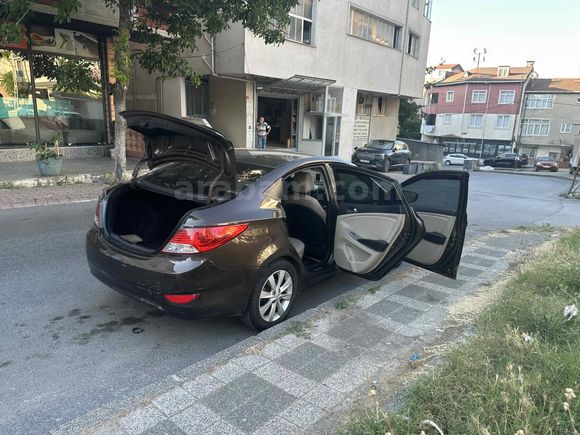 Sahibinden Hyundai Accent Blue 1.6 CRDI Mode Plus 2015 Model 