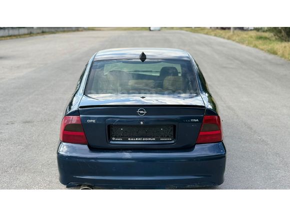 Sahibinden Opel Vectra 2.0 CDX 2000 Model