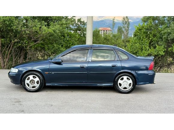 Sahibinden Opel Vectra 2.0 CDX 2000 Model