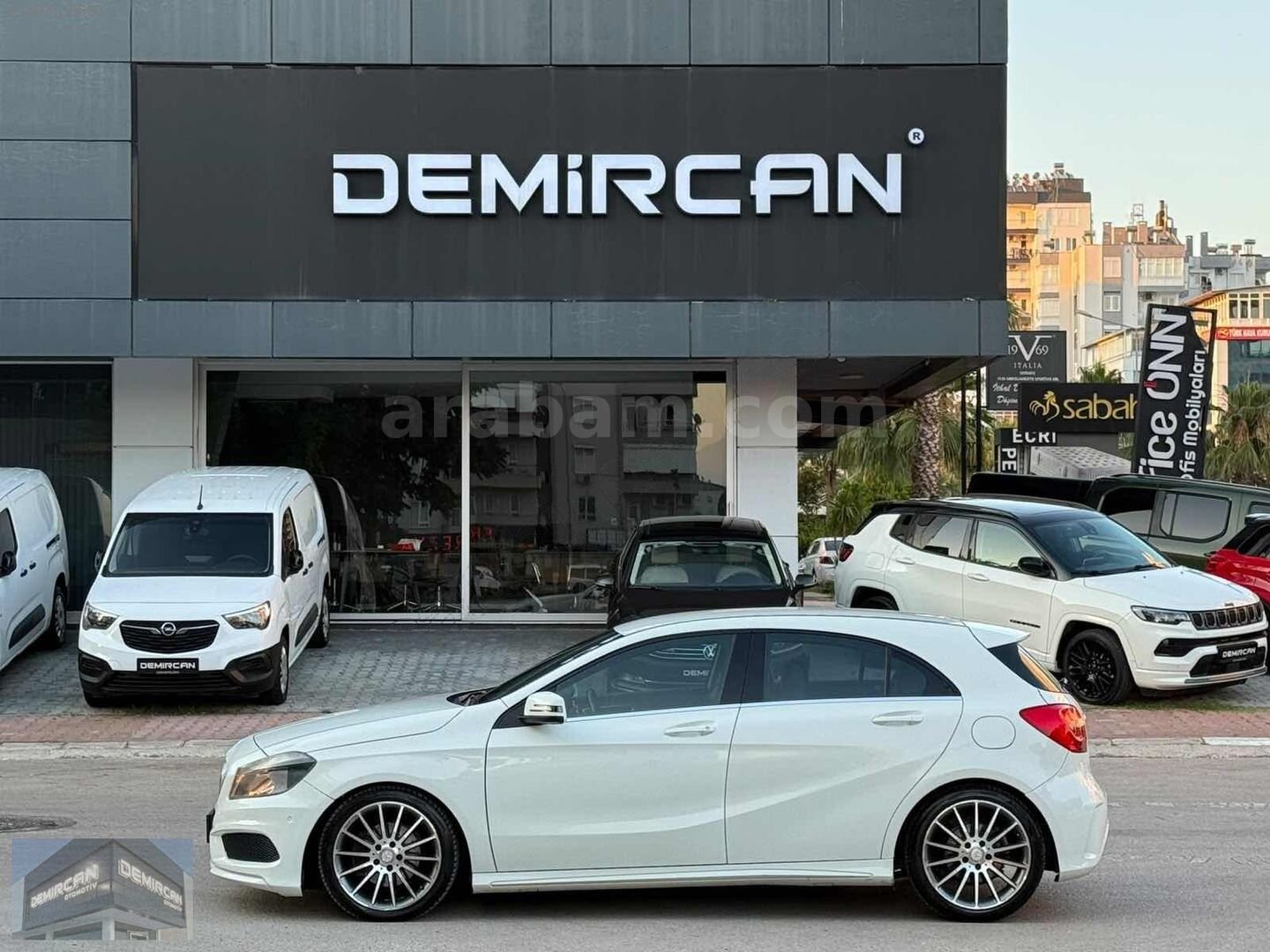 Galeriden Mercedes - Benz A 180 AMG Sport 2013 Model Antalya 210.000 km Beyaz 1