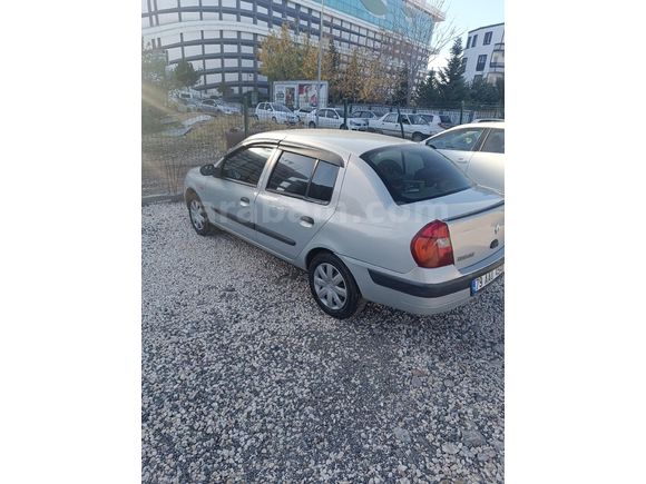 Sahibinden Renault Clio 1.4 Expression 2004 Model  235 km Gri (Gümüş)