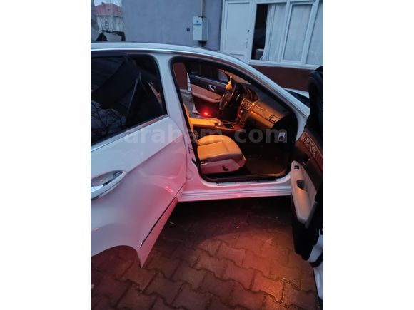 Sahibinden Mercedes - Benz E 220 CDI BlueEFFICIENCY 2012 Model