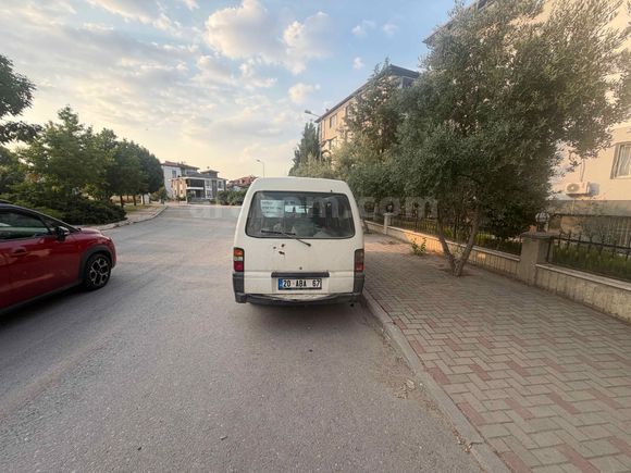 Sahibinden Mitsubishi L 300 Camlı Van 1998 Model 
