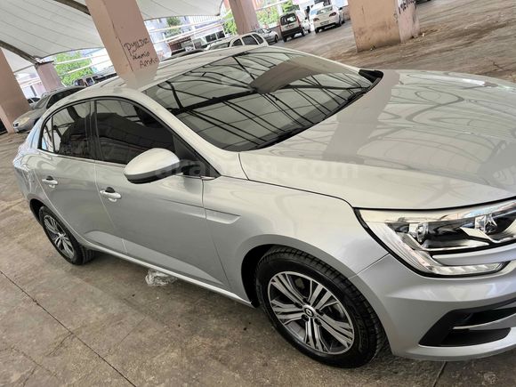Sahibinden Renault Megane 1.3 TCe Touch 2024 Model 