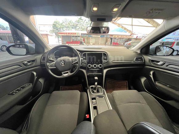 Sahibinden Renault Megane 1.3 TCe Touch 2024 Model 