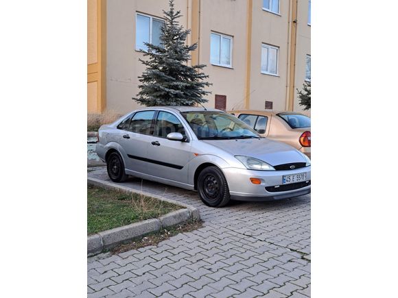 Sahibinden Ford Focus 1.6 Ambiente 2001 Model  220.000 km Gri