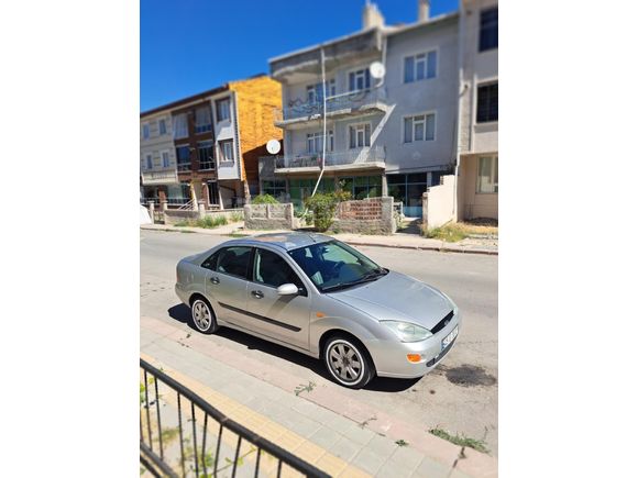 Sahibinden Ford Focus 1.6 Ambiente 2001 Model  220.000 km Gri