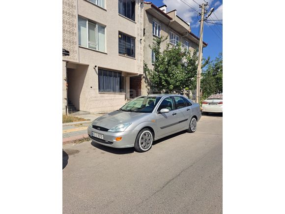 Sahibinden Ford Focus 1.6 Ambiente 2001 Model  220.000 km Gri