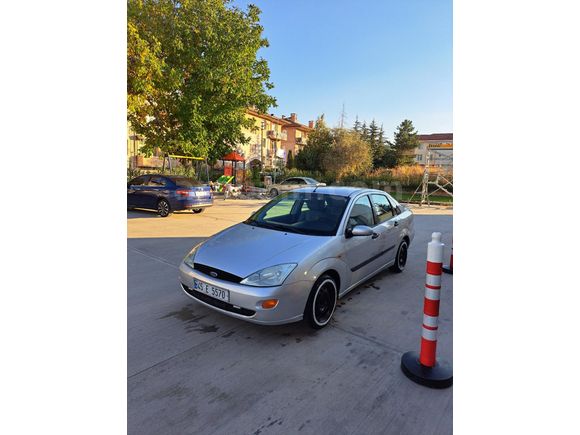 Sahibinden Ford Focus 1.6 Ambiente 2001 Model  220.000 km Gri