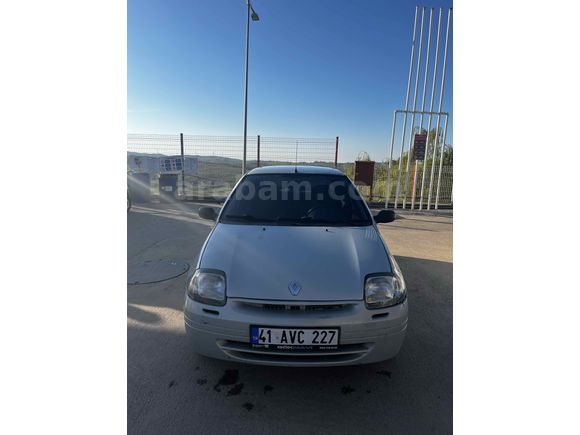 Temiz  Safkan Benzinli  Clio