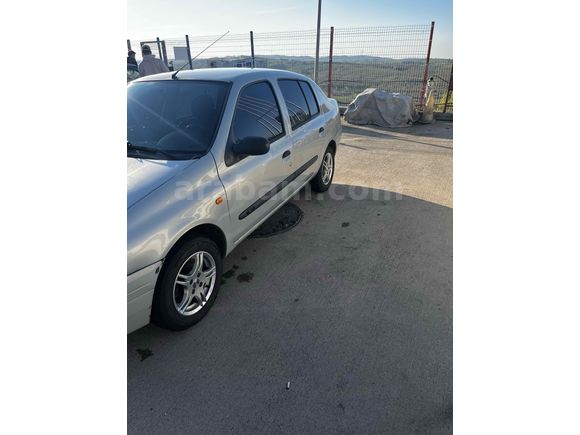Temiz  Safkan Benzinli  Clio