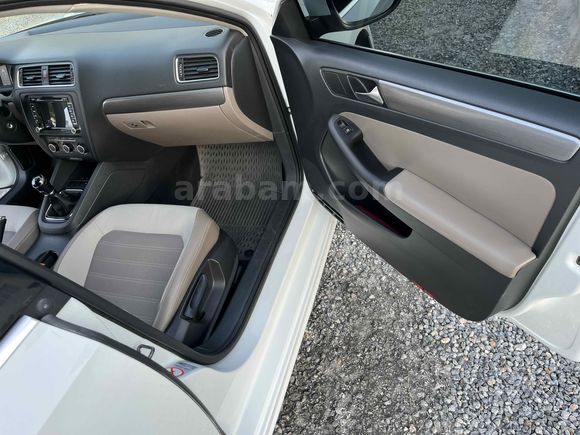 DÜŞÜK KM BAKIMLI JETTA