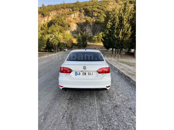 DÜŞÜK KM BAKIMLI JETTA