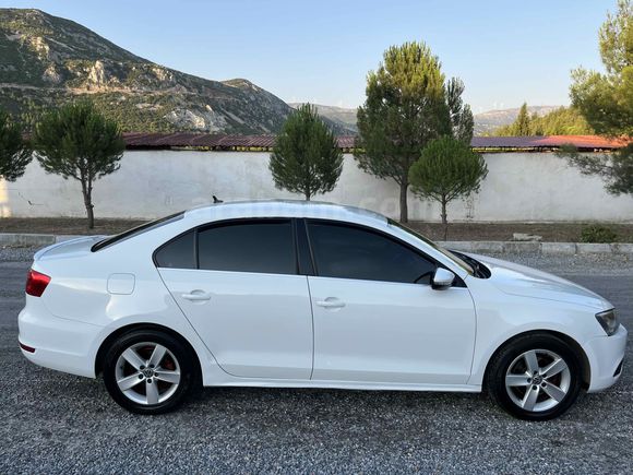 DÜŞÜK KM BAKIMLI JETTA