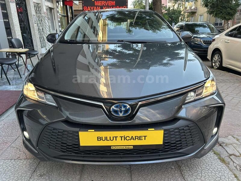Galeriden Toyota Corolla 1.8 Hybrid Dream 2023 Model Ankara 95.000 km Gri