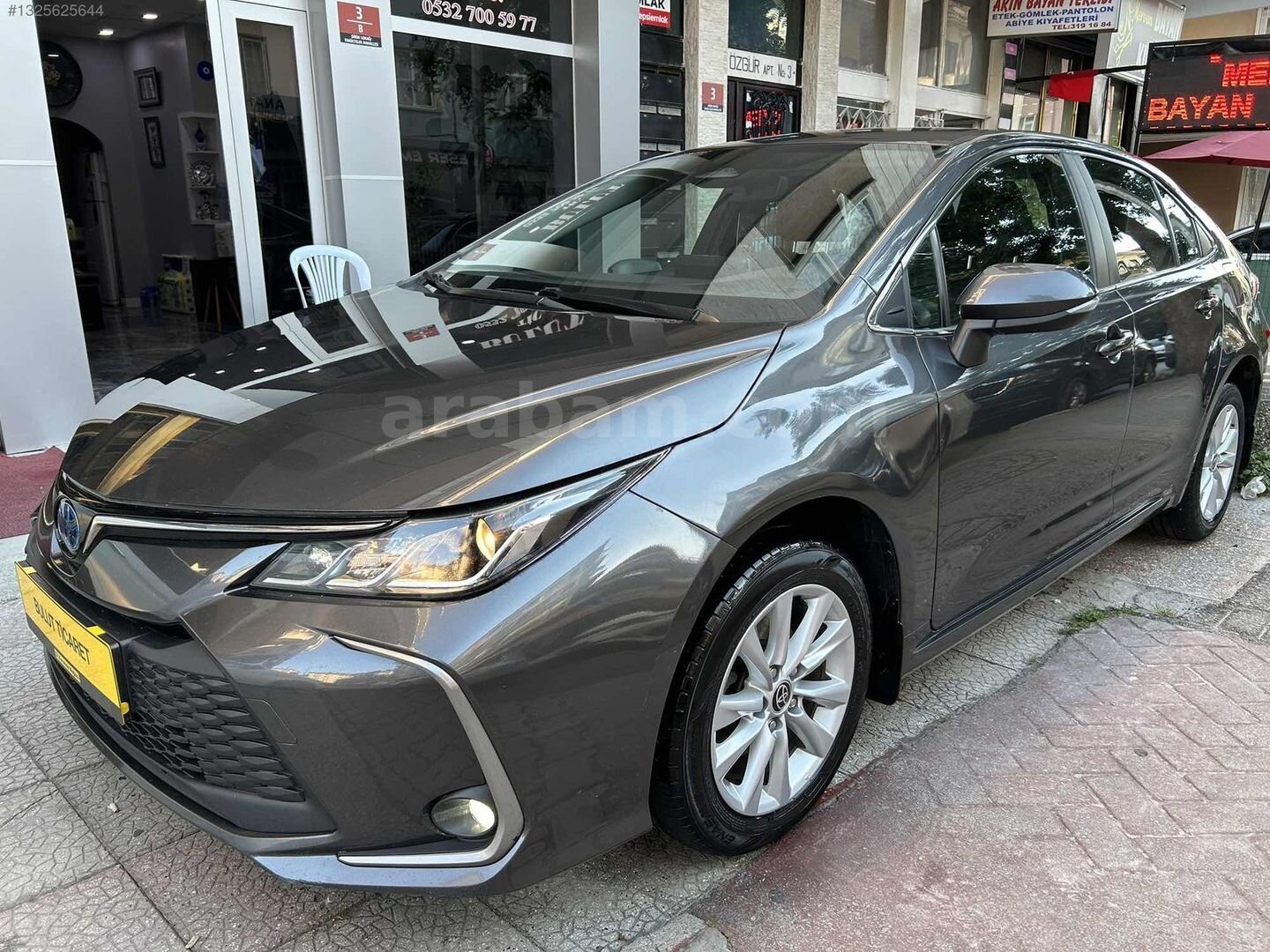Galeriden Toyota Corolla 1.8 Hybrid Dream 2023 Model Ankara 95.000 km Gri 2