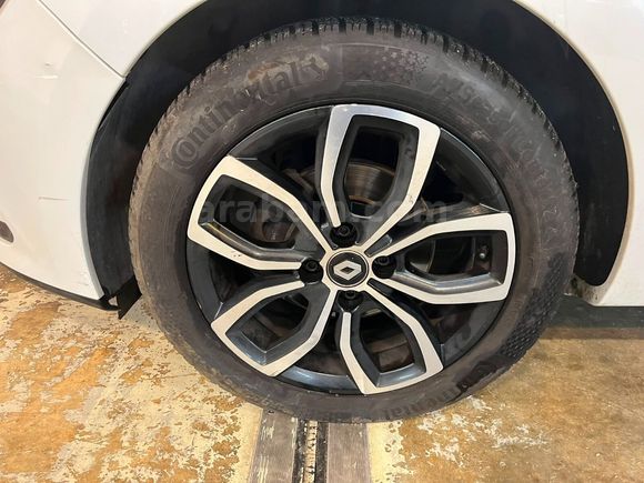 otomobil Renault Clio 1.5 DCI Icon EDC