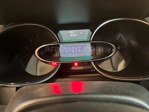 otomobil Renault Clio 1.5 DCI Icon EDC