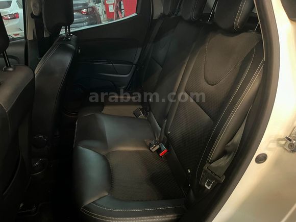 otomobil Renault Clio 1.5 DCI Icon EDC