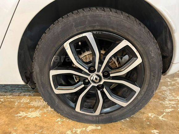 otomobil Renault Clio 1.5 DCI Icon EDC